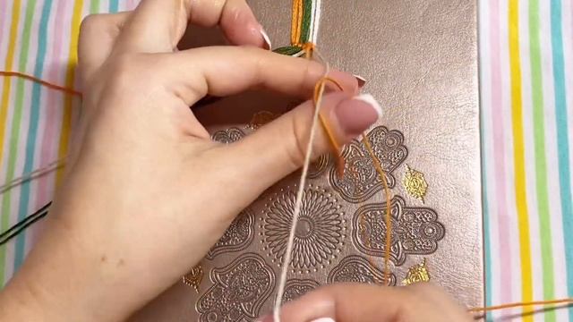 DIY Самая легкая фенечка Мастер класс своими руками Bracelet tutorial Давай порукоделим смотреть онлайн