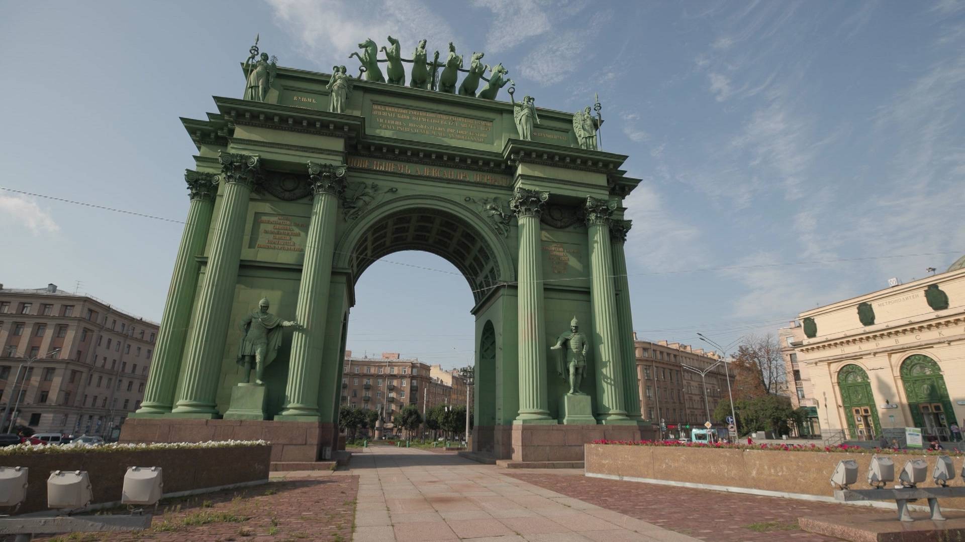 Столетняя история Нарвских ворот