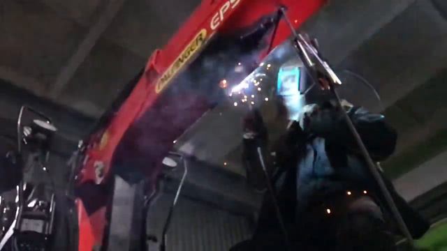 Медленно варим стрелу манипулятора Epsilon M100L80 смотреть онлайн