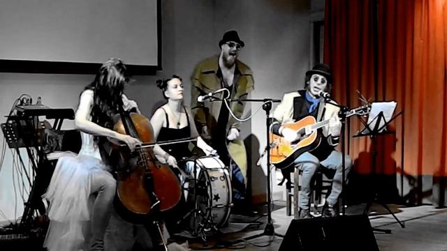 Фрикинг Аут в ресторане " Калужская Застава". Широкастра-cover смотреть онлайн