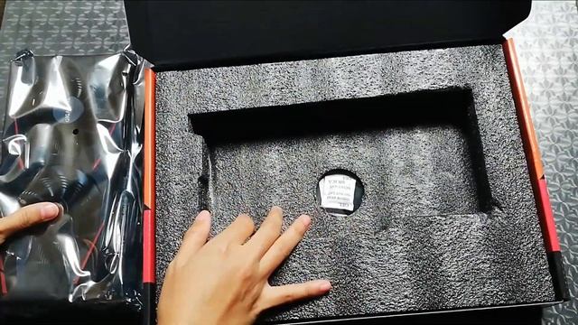 Gigabyte Radeon RX 570 Gaming 4G Unboxing смотреть онлайн