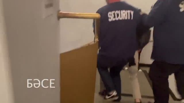 Казаха жестко скрутили после вопроса Нурлану Сабурову про Украину. Нью-Йорк. 18.04.2022 / БАСЕ смотреть онлайн