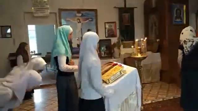 Как должны одеваться в храм христиане? смотреть онлайн