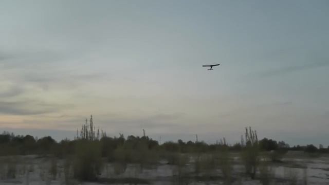 RC Cessna 150 + small crash (25.04.12) смотреть онлайн