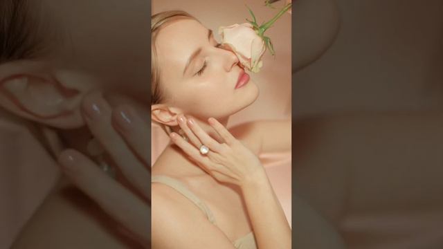 ПОЗЫ ДЛЯ ФОТО С РОЗОЙ🌹📸 смотреть онлайн