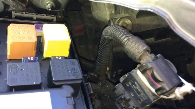 Come sostituire cambiare lampadina anabbagliante Opel Zafira B How to change headlight bulb Vauxhal смотреть онлайн