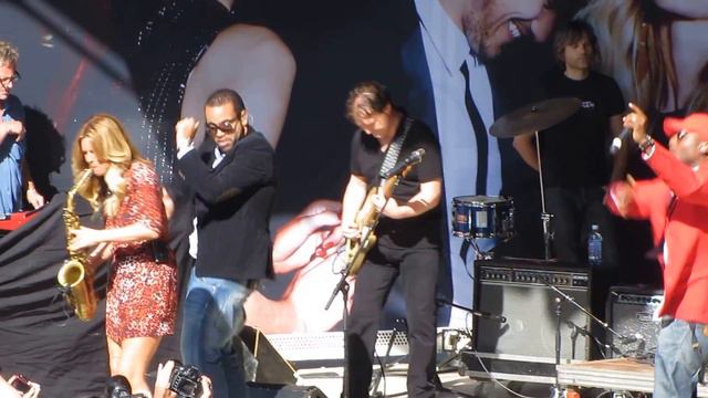 Candy Dulfer in het Vondelpark Amsterdam 11-08-2013 смотреть онлайн