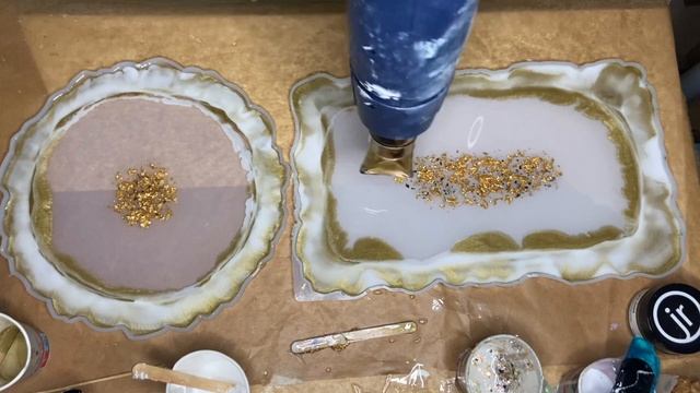 Gorgeous Gold Geode Resin Trays смотреть онлайн