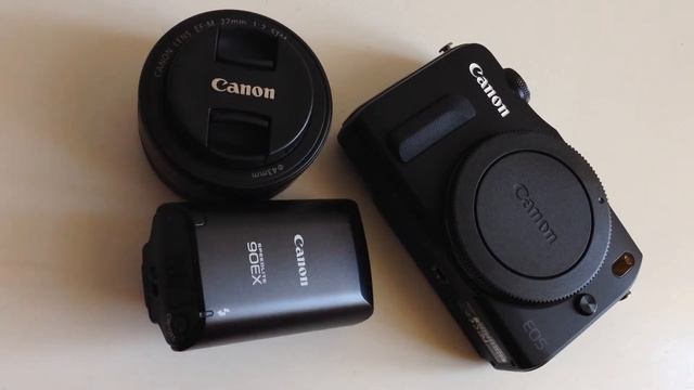 Canon EOS M Unboxing & Details смотреть онлайн