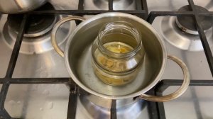 Пропитка для разделочной доски своими руками.Пчелиный воск+вазелиновое масло.