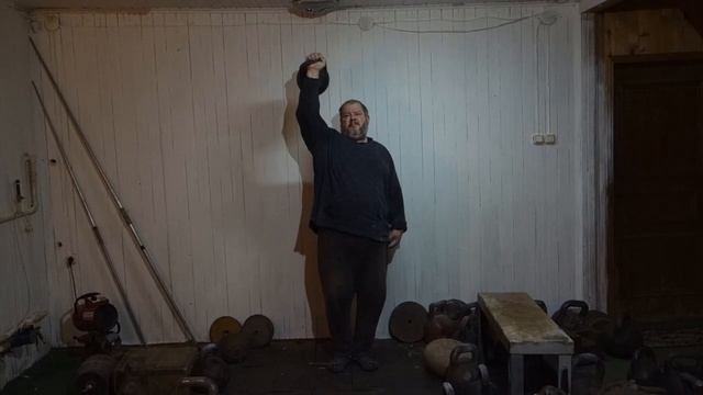 СТРОГИЙ ЖИМ ГИРИ 40 КГ НА 10 РАЗ 40 KG KETTLEBELL STRICT MILITARY PRESS 10 REPS смотреть онлайн