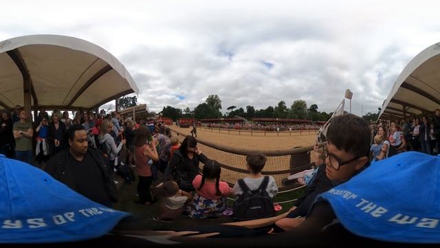 JOUSTING WAR OF THE ROSES @ WARWICK CASTLE VR 360 смотреть онлайн