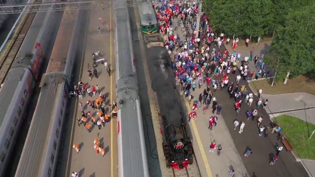 «Золотая стыковка» состоялась! На БАМе встретились два праздничных поезда смотреть онлайн