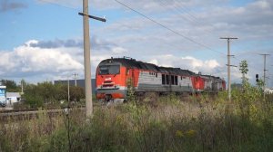 Тепловозы 2ТЭ25КМ-0013 и 2ТЭ10М-0284