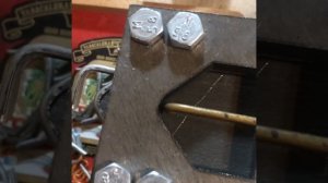 Изготовление меховых уголков для гармони на самодельной приспособе.