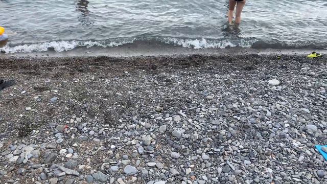 #СОЧИ СЕГОДНЯ 15.07.2023 👋🏻 Чёрное море ЦЕНТРАЛЬНЫЙ ПЛЯЖ 16:00 🕓 Воздух 28. Море 25. ПРИМОРСКИЙ 1 смотреть онлайн