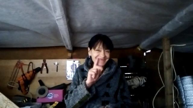 СУРЬЕЗНЫЙ Хрюк на корточках смотреть онлайн