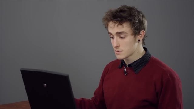 How to Clear a Blurry Screen & Return to Sharp Contrast : Computer Skills & Functions смотреть онлайн