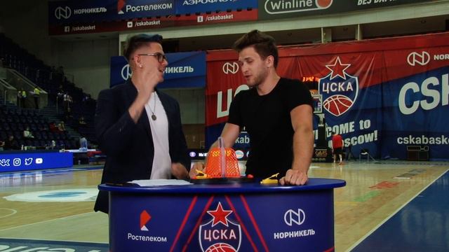 #CSKABasketShow: Юрий Бережко, Максим Мамин, группа поддержки ЦСКА и Денис Ларин смотреть онлайн