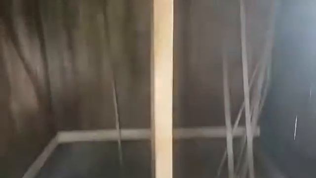 Сарай для хранения торфобрикетов и дров