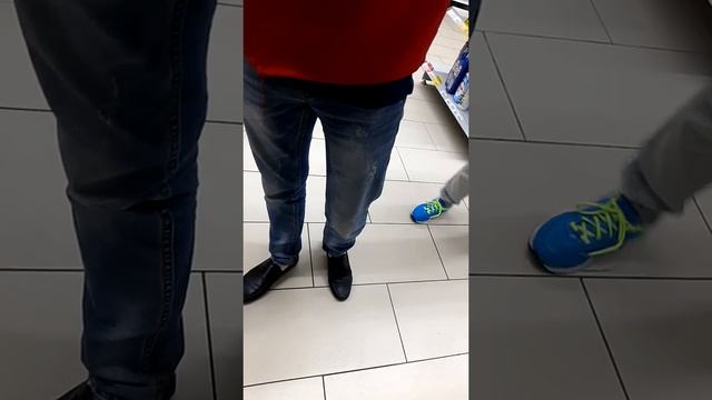 Неадекватные сотрудники магнита смотреть онлайн