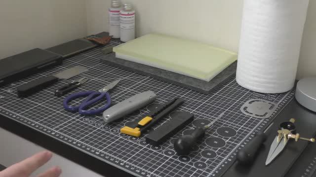 Работа с кожей, с чего начать. Первый набор инструментов и химии. смотреть онлайн