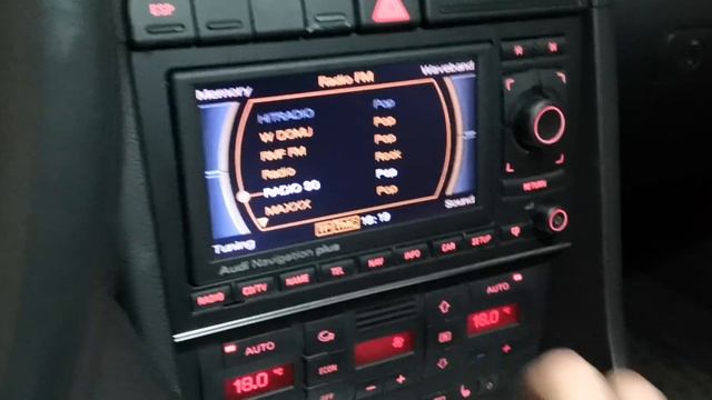 Kamera cofania Audi S4 B6 2006 RNSE смотреть онлайн