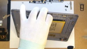 Замена аккумулятора на Планшете Huawei MediaPad T3 (AGS-L09) Replacing the battery on the tablet