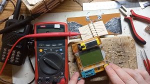 Индикатор СВЧ поля и радиоволн. Тестируем схему.