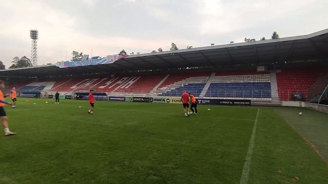 Предыгровая тренировка на стадионе «Сатурн» в Раменском смотреть онлайн