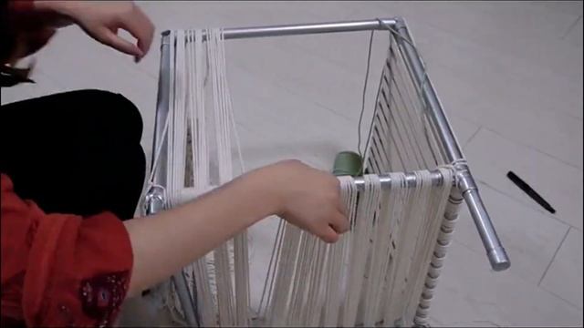 Girl renovating old house, making furniture & Renovating beautiful living room смотреть онлайн