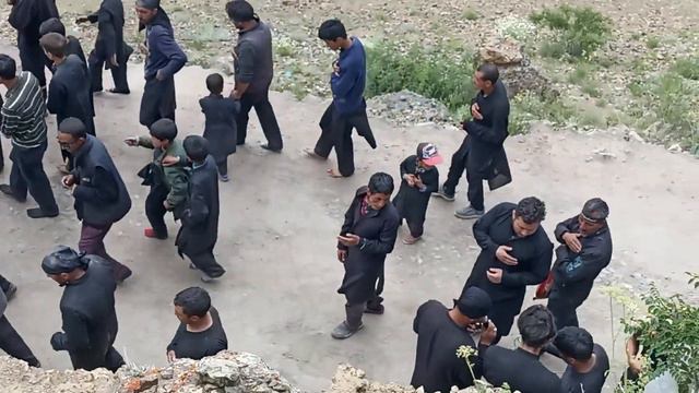 #ASHURA#MOLA IMMAM HUSSAIN ABNA ALI ALAHIS SLAM##DASTA #LOBER AND ARCHU#AT IMMAM BARGAH ARCHU #P-4 смотреть онлайн