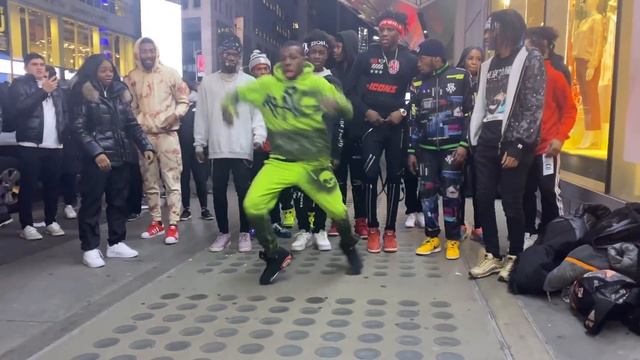 Roddy Ricch - The Box смотреть онлайн