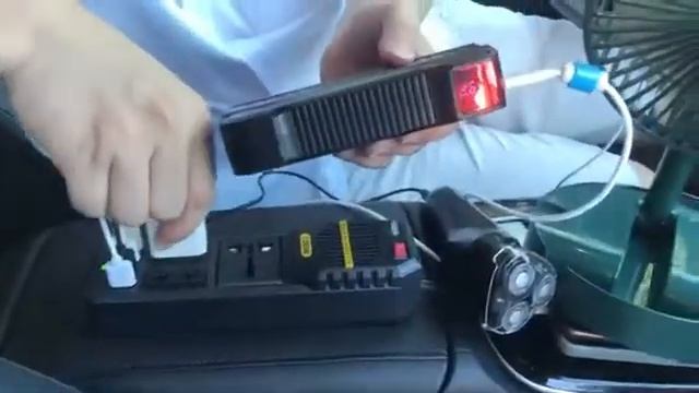 Gading Kencana Selaras | Car Power Inverter DC 12V To AC 220V 200W 4 USB Port - E8981