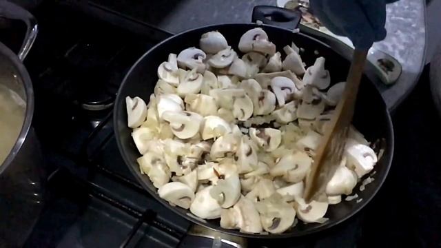 Готовим, самые вкусные макароны с грибами за 15 минут! смотреть онлайн