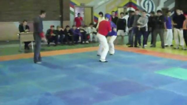 Авдеев Артём(красный) Рукопашный бой 2012.AVI смотреть онлайн