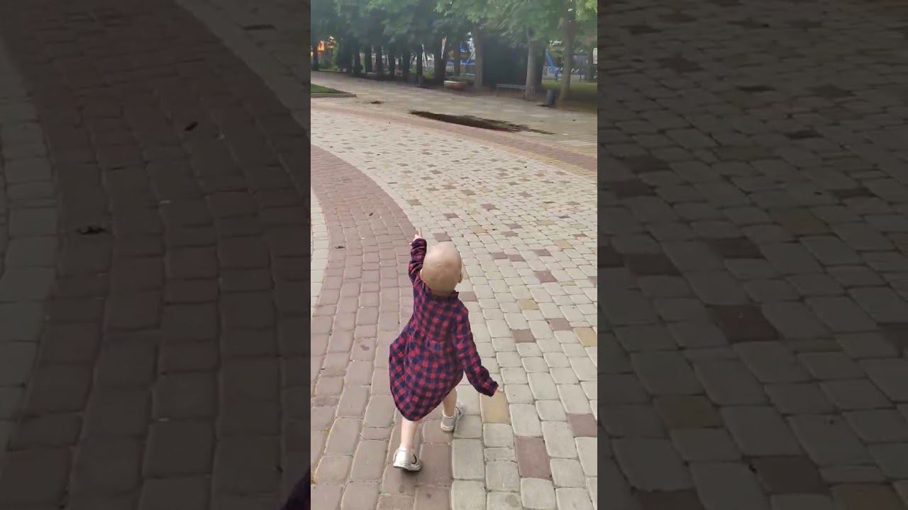 Гуляем в парке. смотреть онлайн