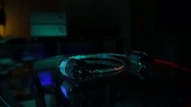 ЛУЧШИЙ в мире СЕТЕВОЙ КАБЕЛЬ 220 Вольт из СЕРЕБРА 1000 пробы для ULTRA HI-END систем смотреть онлайн