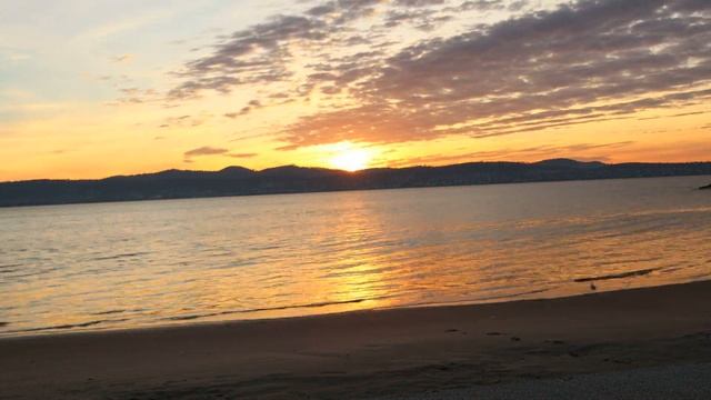 4k Time lapse Sunrise Sandy Bay Beach смотреть онлайн