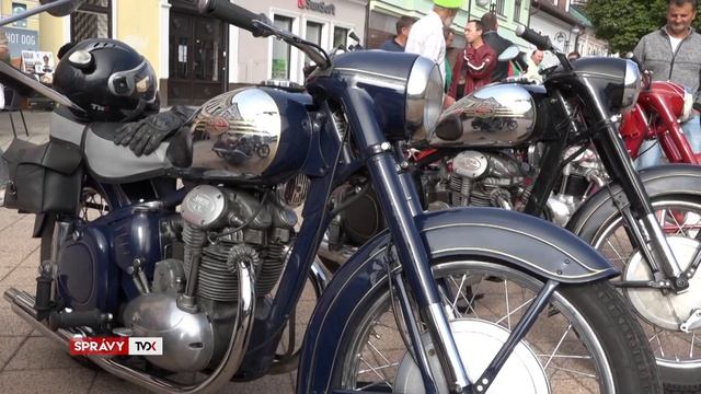 Námestie zaplnili motocykle Jawa 500 смотреть онлайн