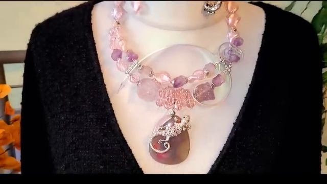 Шикарное, нежное и в то же время, брутальное украшение. Werbevideo. 08.11.2022 смотреть онлайн