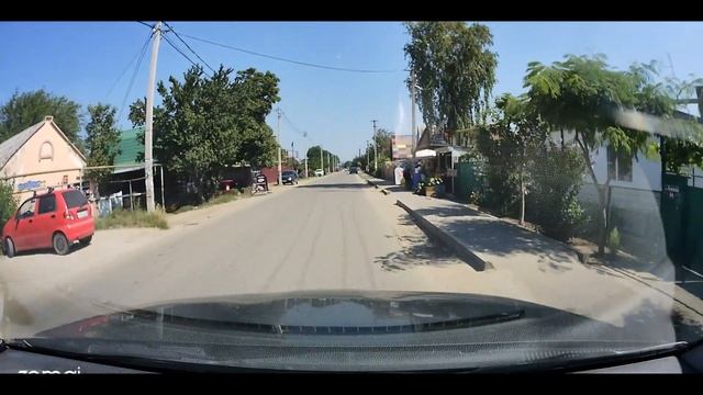 Кучугуры. Едем на машине по летним улочкам поселка, Темрюкский район Краснодарский край. смотреть онлайн