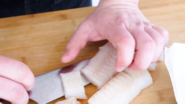 Паста с филе белой рыбы и зеленым горошком в сливочном соусе смотреть онлайн