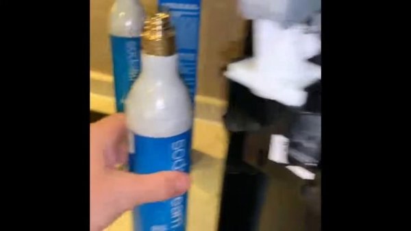 SODASTREAM: How to Change Out a Soda Stream CO2 Bottle-Demonstration and Explanation [Soda Stream]