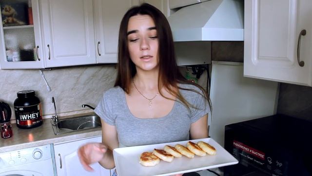 ПП СЫРНИКИ ♡ ДИЕТИЧЕСКИЕ СЫРНИКИ | Вкусно и просто! смотреть онлайн