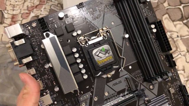 СОБИРАЮ ПК #3 РАСПАКОВКА МАТЕРИНКИ & ОЗУ (Asus Prime & Corsair) смотреть онлайн