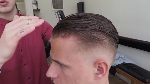 How to Style a Faded Undercut Pompadour.Стиль Помпадур. смотреть онлайн