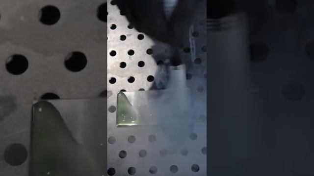 Электрохимическая полировка поверхности на образце из нержавеющей стали #нержавейка #shorts смотреть онлайн