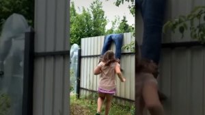 Один из первых пранков над дочкой. Она не поняла)))