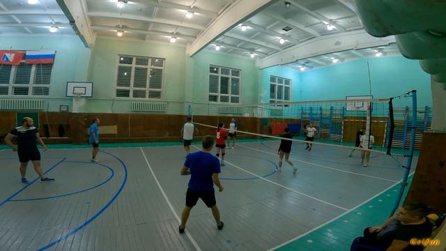 Play volleyball in the gym. Тренировки в волейбол в спортивном зале (2023.10.16). смотреть онлайн